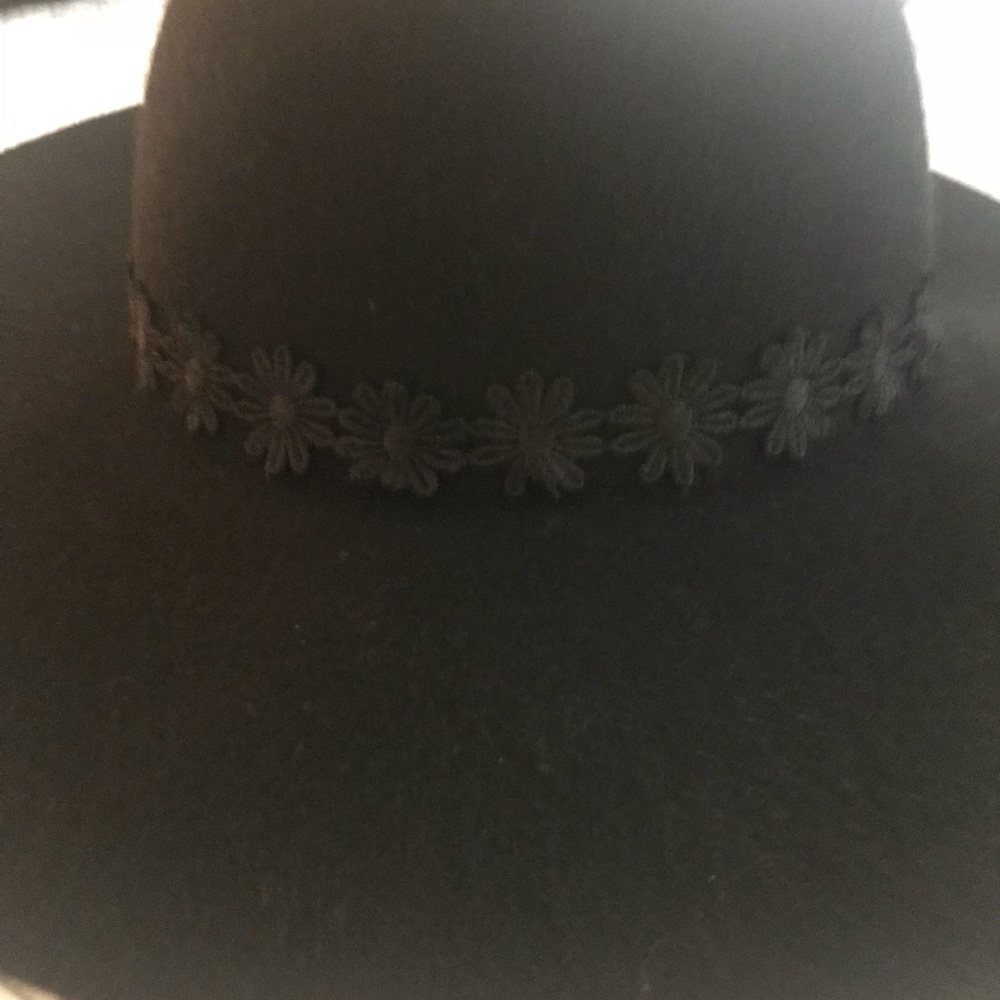 Floppy wide brim hat